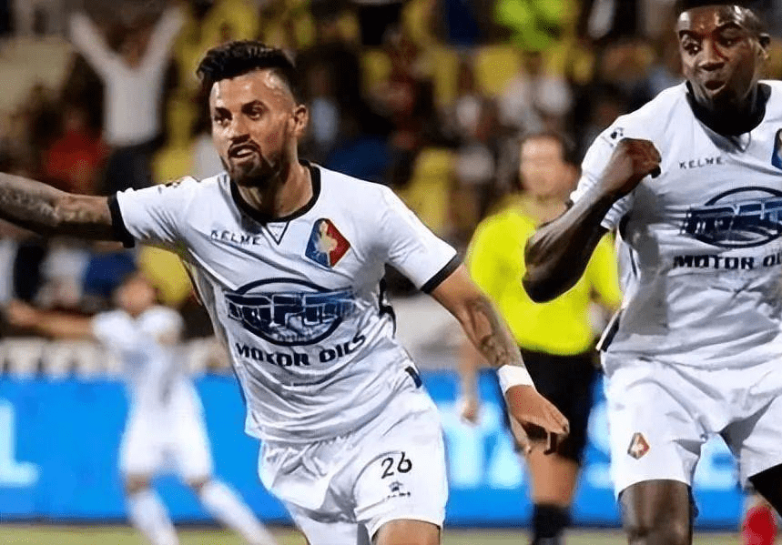 上受到对手 上受到对手