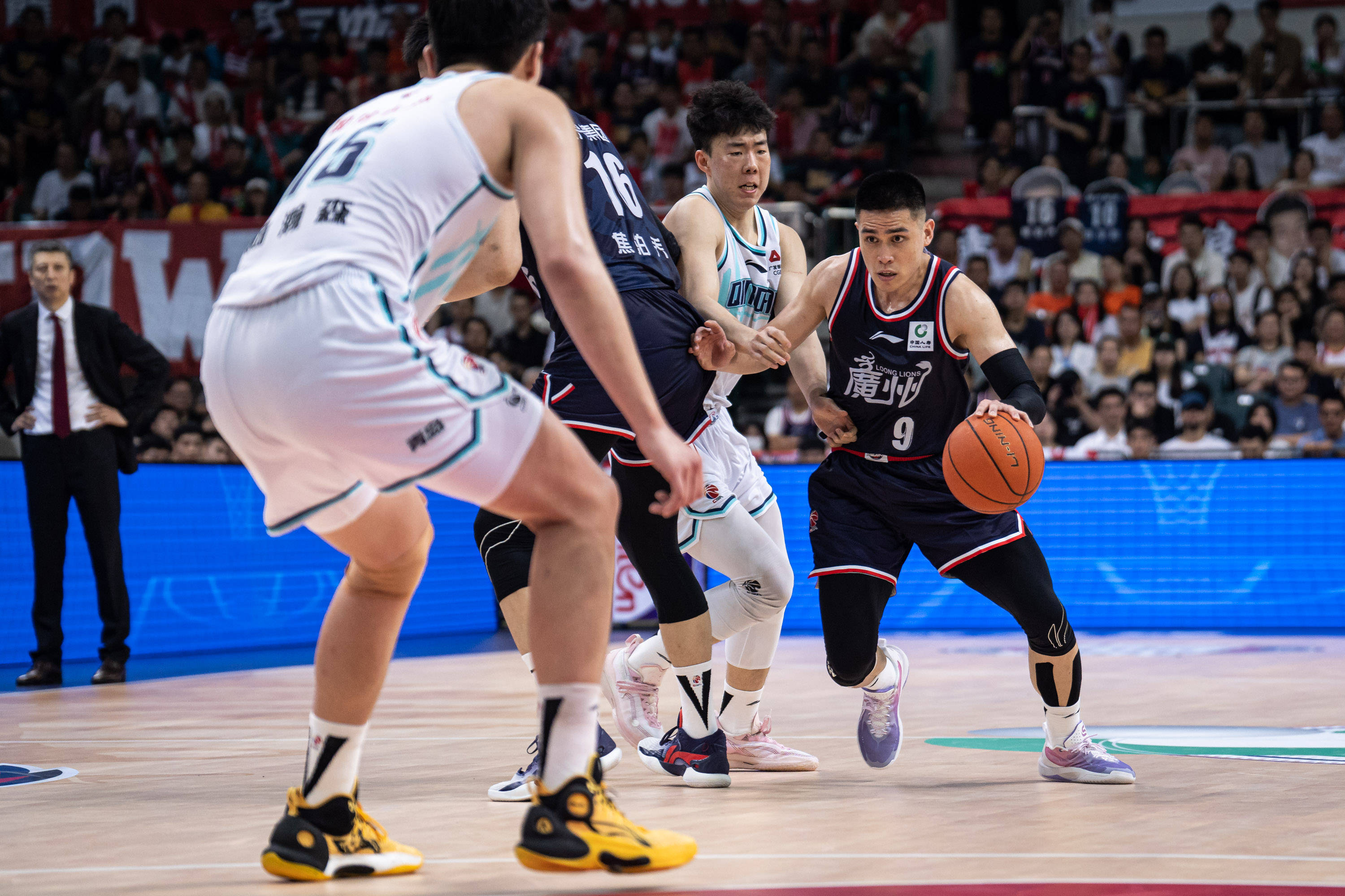 现实往往残 现实往往残