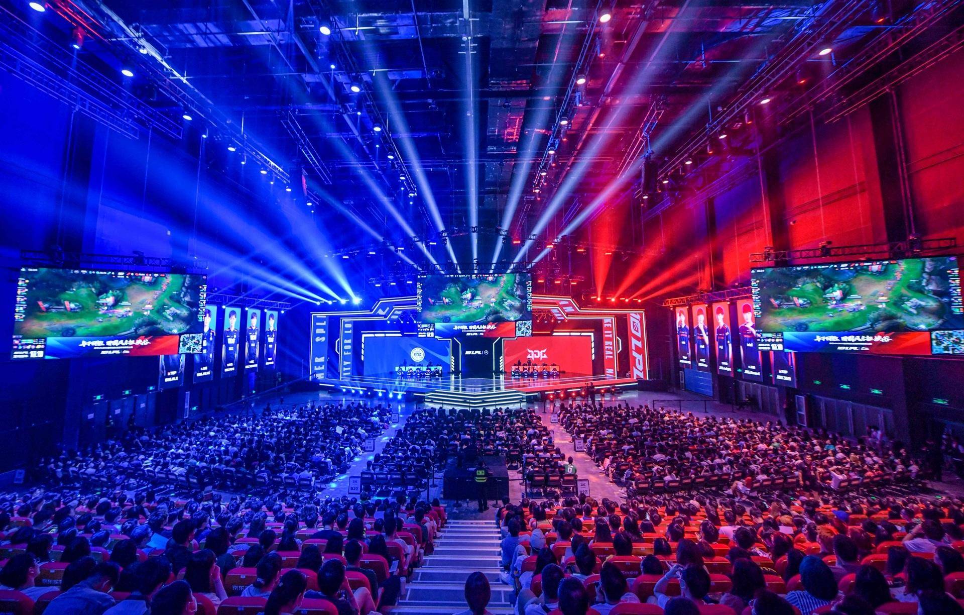 雪运动的普 雪运动的普