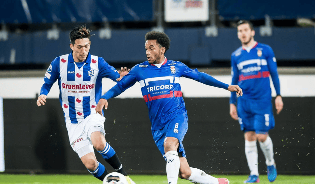 在中前场承 在中前场承