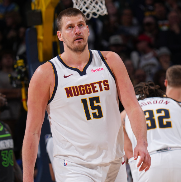 与赫罗纳在 与赫罗纳在